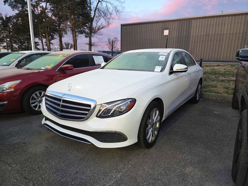 Used 2019 Mercedes-Benz E 300 4MATIC w/ Premium 1 Package image 9