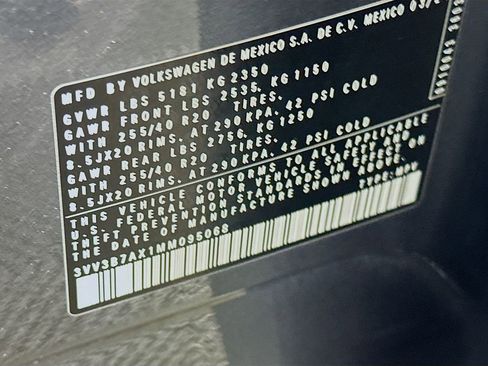 Used 2021 Volkswagen Tiguan SE R-Line image 32