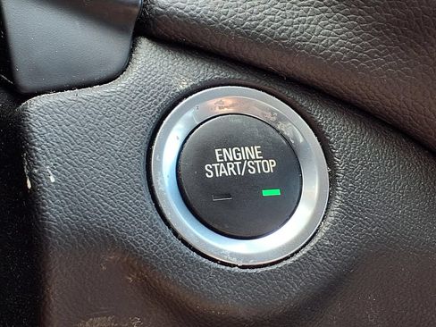 Used 2024 Chevrolet Equinox LT FWD image 28