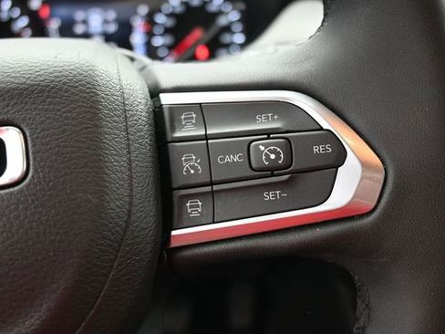 Used 2025 Jeep Compass Limited AWD/4WD image 19