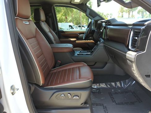 Used 2025 GMC Sierra 2500 Denali Ultimate AWD/4WD image 24