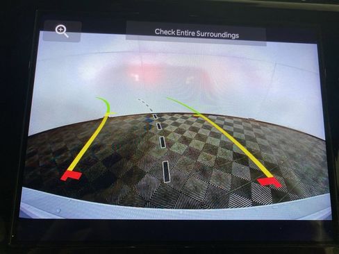 Used 2023 Jeep Grand Cherokee Altitude image 4