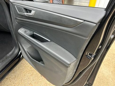 Used 2024 Volkswagen Atlas Cross Sport SE FWD image 18