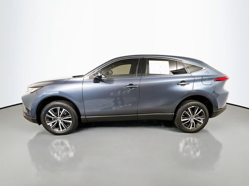 Used 2023 Toyota Venza LE image 9