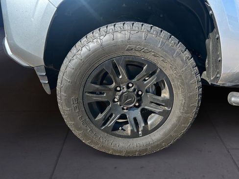 Used 2022 Toyota Tacoma SR image 14