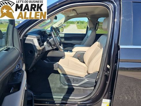 Used 2024 Ford Expedition Max XLT AWD/4WD image 18