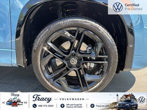 Certified 2025 Volkswagen Tiguan SE R-Line AWD/4WD image 10