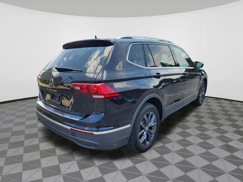 Certified 2023 Volkswagen Tiguan SE w/ Panoramic Sunroof Package FWD image 4