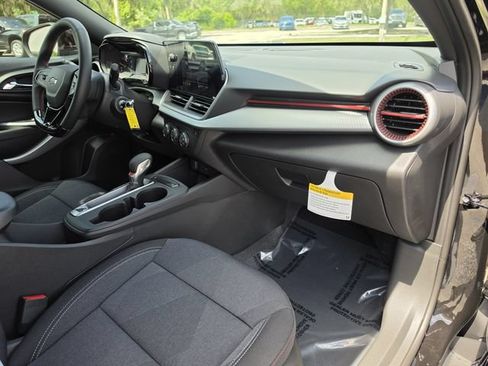 New 2026 Chevrolet Trax RS w/ Sunroof Package FWD image 14
