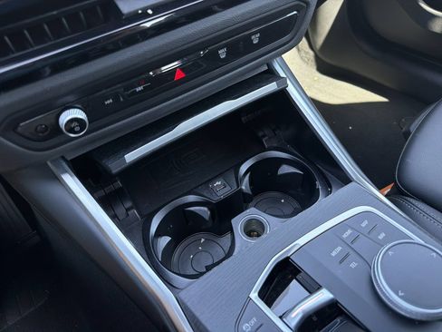 Certified 2025 BMW 330i Sedan RWD image 33