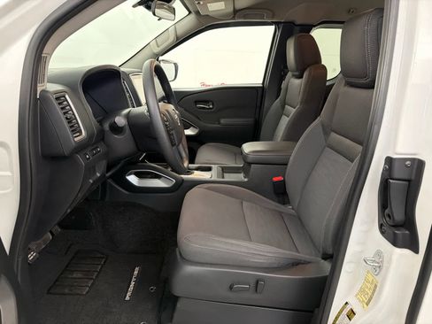 Used 2022 Nissan Frontier SV w/ Technology Package AWD/4WD image 13