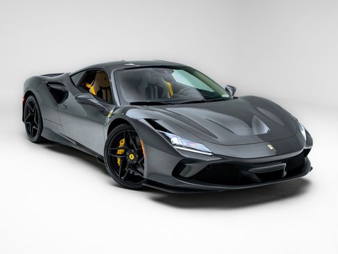 Used 2022 Ferrari F8 Tributo RWD image 24