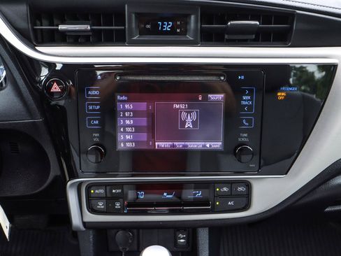 Used 2018 Toyota Corolla LE FWD image 21