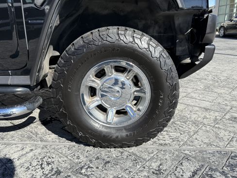 Used 2005 HUMMER H2 w/ Preferred Equipment Group image 9