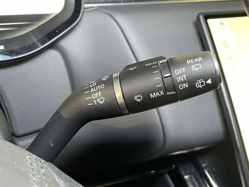 Used 2024 Land Rover Range Rover Sport SE AWD/4WD image 40