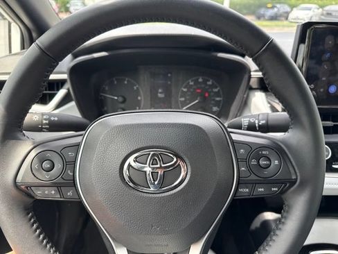 Used 2025 Toyota Corolla SE FWD image 11