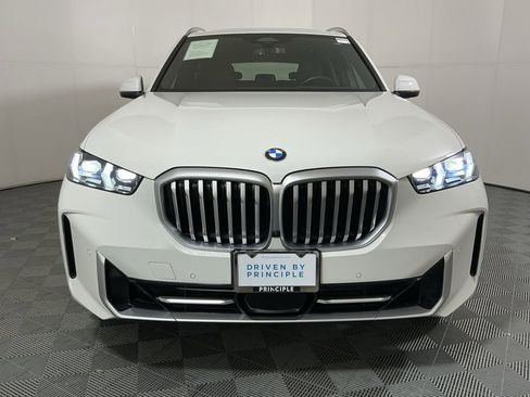 Certified 2024 BMW X5 xDrive40i w/ Premium Package image 3