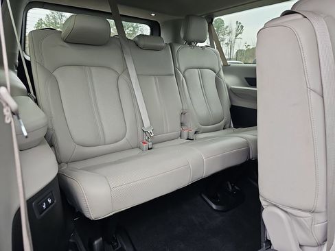 Used 2024 Jeep Wagoneer L Series II image 15