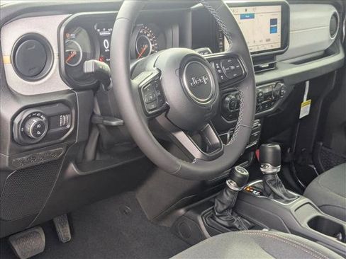 New 2026 Jeep Gladiator Sport AWD/4WD image 3