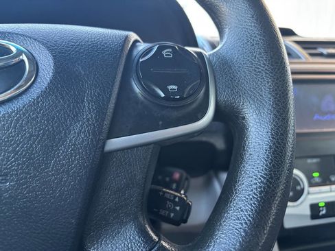 Used 2013 Toyota Camry LE image 19