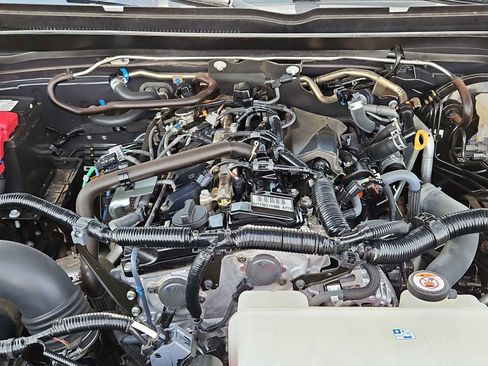 Used 2025 Toyota Tacoma SR5 AWD/4WD image 13