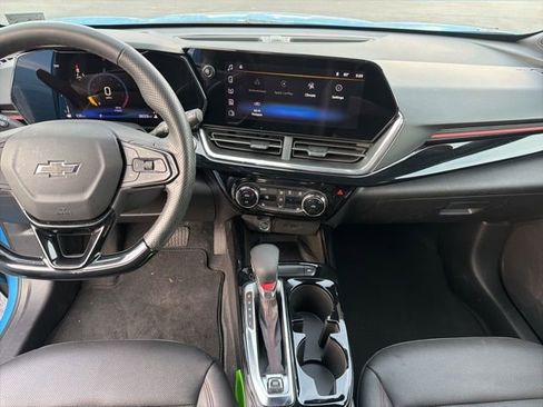 Used 2025 Chevrolet Trax RS w/ Sunroof Package image 18