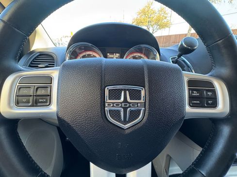 Used 2016 Dodge Grand Caravan SXT w/ Rear Park Assist Package image 18