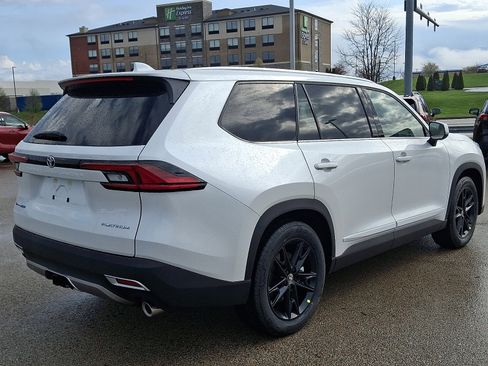 New 2026 Toyota Grand Highlander AWD Hybrid image 4