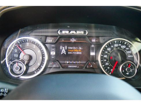 Used 2022 RAM 1500 Laramie AWD/4WD image 22