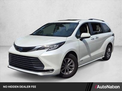 Used 2021 Toyota Sienna XLE