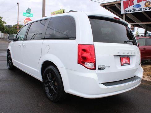 Used 2019 Dodge Grand Caravan GT FWD image 4
