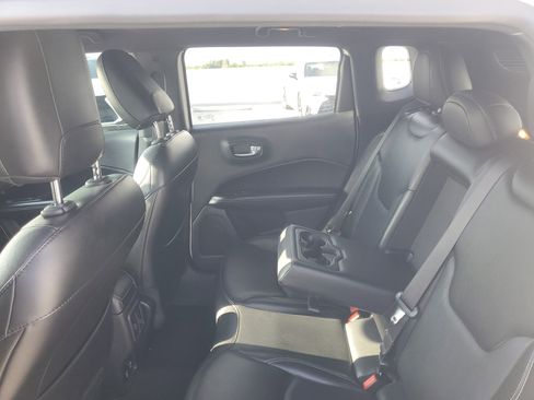 Used 2021 Jeep Compass Latitude FWD image 11