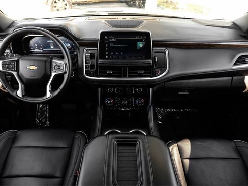 Used 2024 Chevrolet Suburban Premier image 7