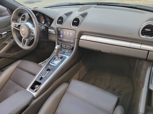 Used 2023 Porsche 718 Boxster RWD image 16