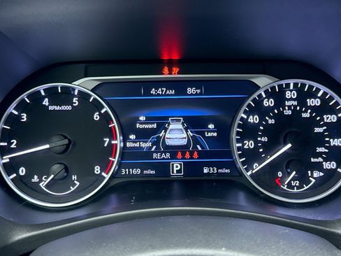 Used 2023 Nissan Sentra SR w/ Midnight Edition Package FWD image 9