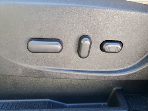 Used 2017 Ford Escape SE image 16