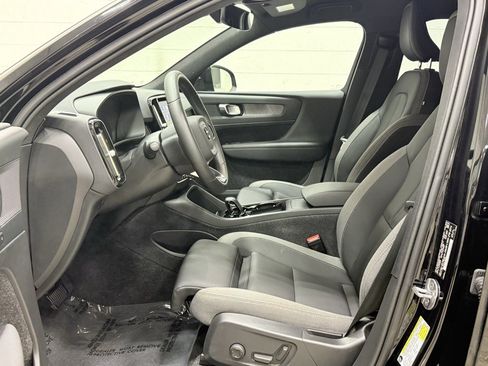 Used 2024 Volvo XC40 Recharge Core w/ Protection Package Premier image 25