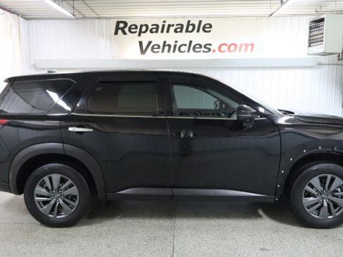 Used 2022 Nissan Pathfinder S AWD/4WD image 4
