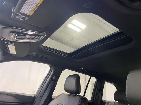 New 2025 Jeep Grand Cherokee Altitude image 15