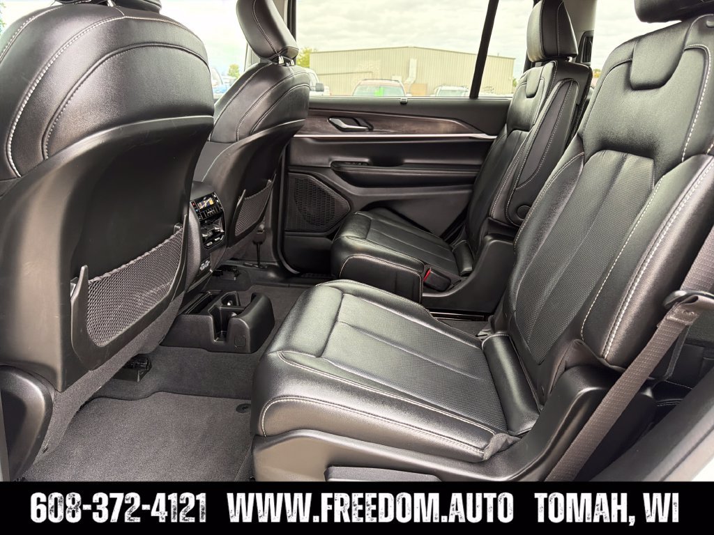 Used 2023 Jeep Grand Cherokee L Limited w/ Luxury Tech Group II AWD/4WD image 26