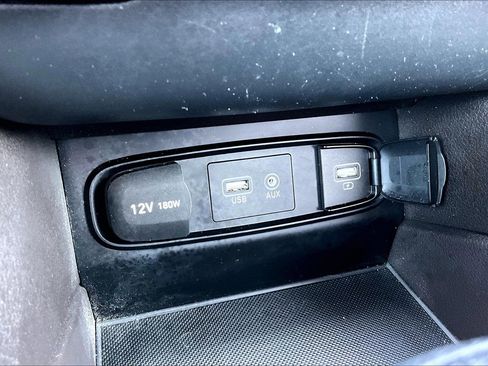 Used 2019 Hyundai Santa Fe SE image 27