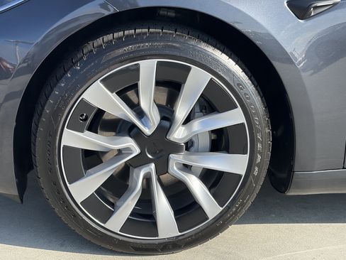 Used 2025 Tesla Model 3 Long Range RWD image 8