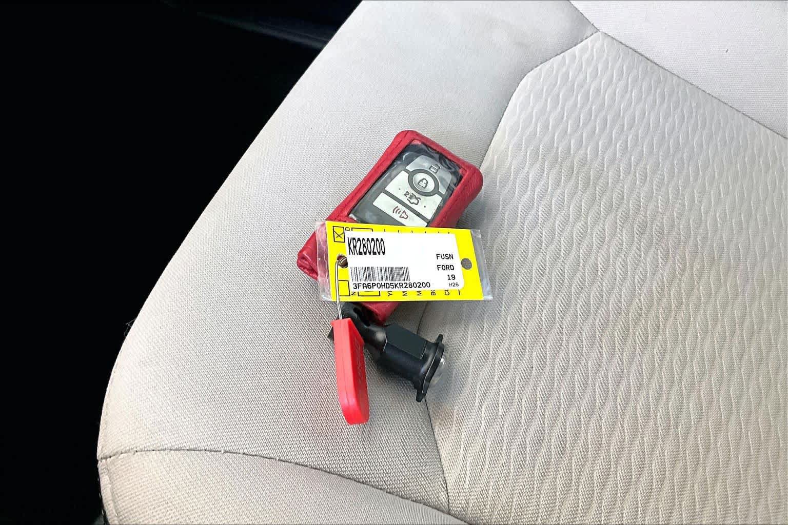 Used 2019 Ford Fusion SE w/ Equipment Group 151A FWD image 14