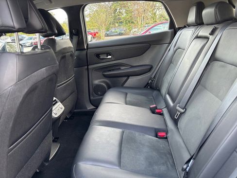 Used 2023 Nissan Ariya AWD image 11