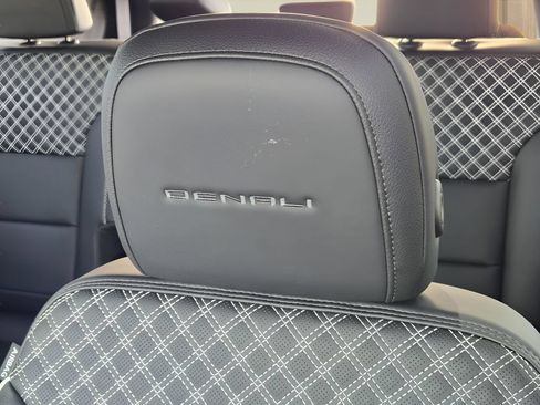 New 2026 GMC Acadia Denali w/ Super Cruise Package FWD image 17