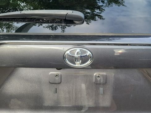 Used 2021 Toyota RAV4 LE FWD image 22