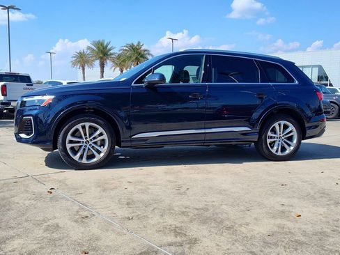 Certified 2025 Audi Q7 2.0T Premium w/ Convenience Package image 3