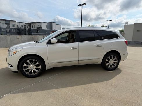 Used 2017 Buick Enclave Premium w/ Experience Buick Package AWD/4WD image 4