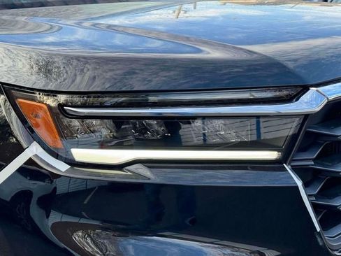 New 2025 Honda Pilot EX-L image 8