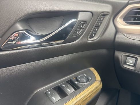 Used 2019 GMC Acadia Denali image 7